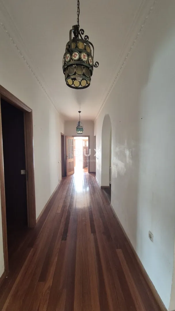 šibenik, vodice - prodaja imanja s 3 objekta 140m od plaže - slika 3