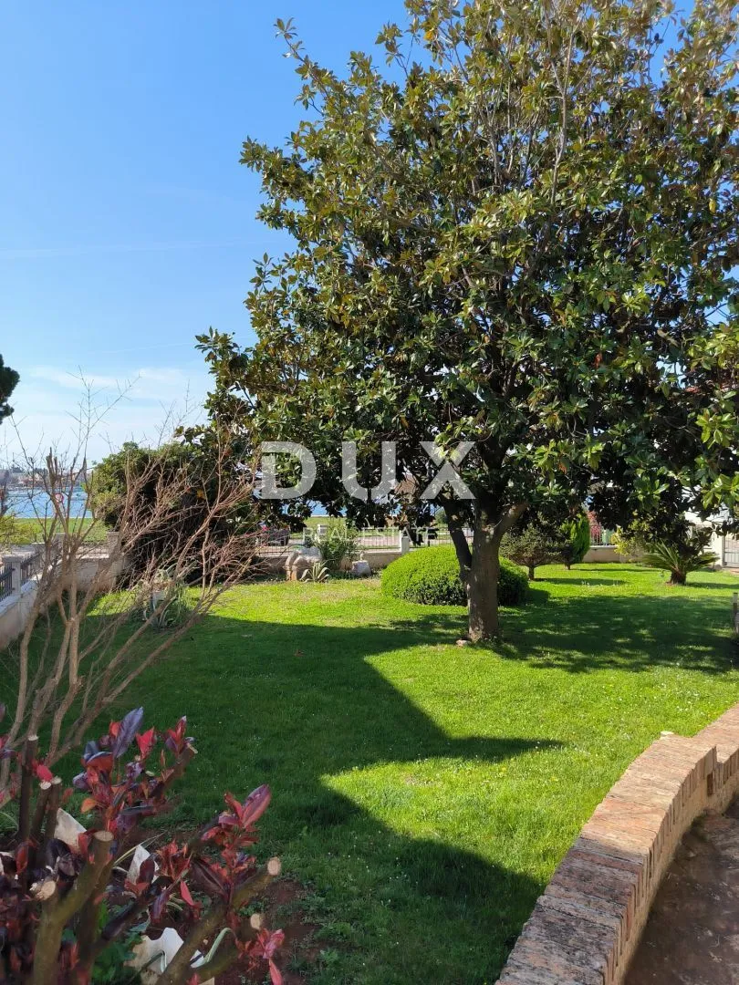 istra, umag - raskošna vila prvi red do mora! - slika 13