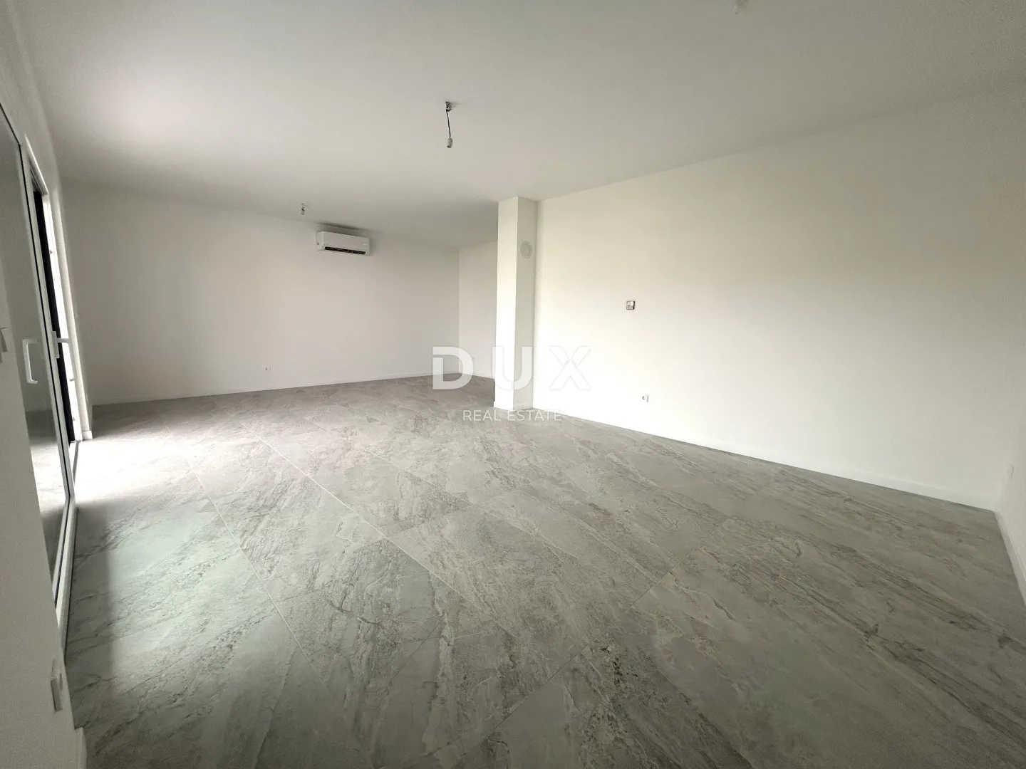 šibenik, vodice – 120m od plaže, pogled na more, velika terasa, garaža - slika 4