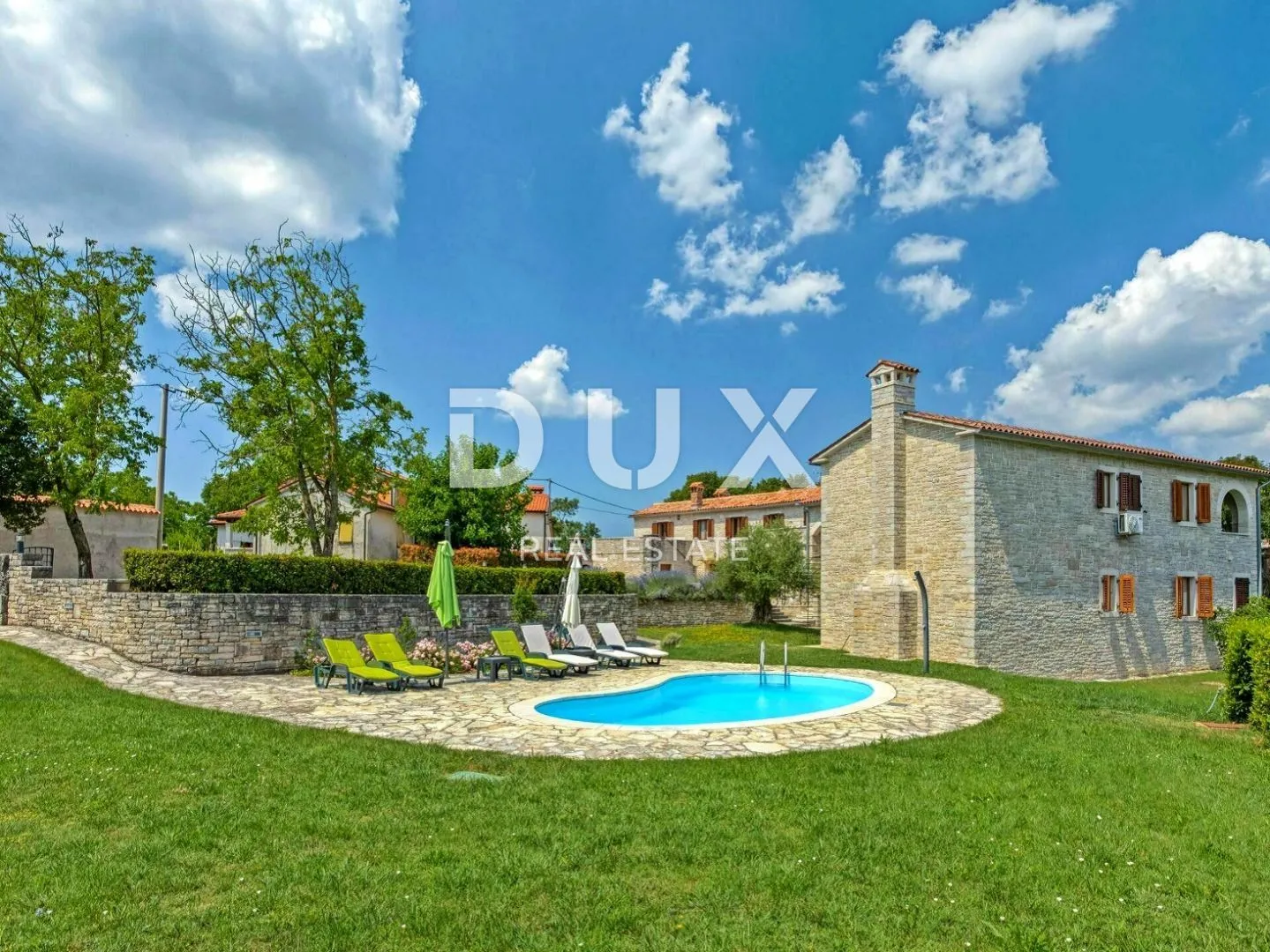 istra, tinjan - kamena autohtona vila - slika 4