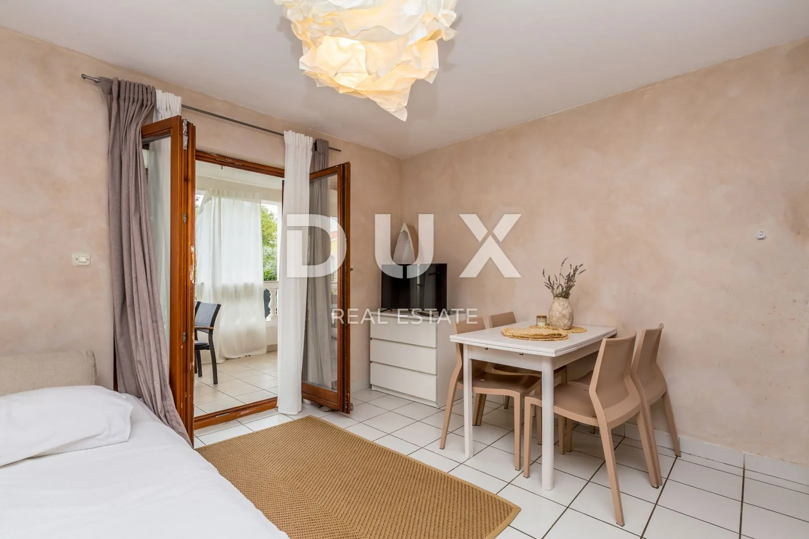 otok krk, njivice - etaža kuće u prizemlju s dva apartmana - slika 3
