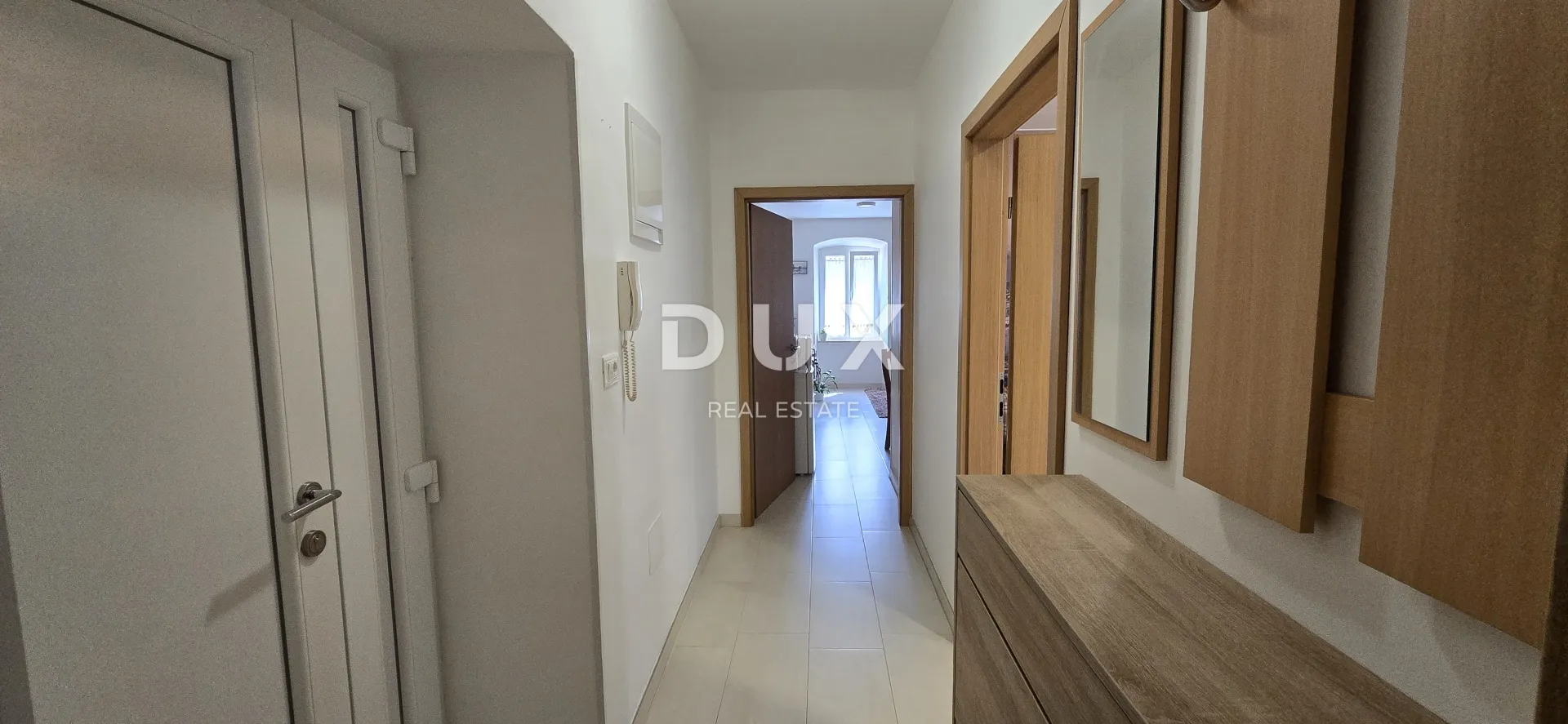 istra, pazin - prostran stan s dva dodatna prostora i vrtom - 2 stambene jedinice - slika 21