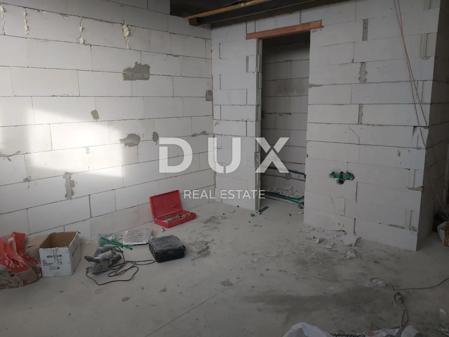 istra, pula - 12 studio apartmana i stan 80m2 u centru grada - slika 3