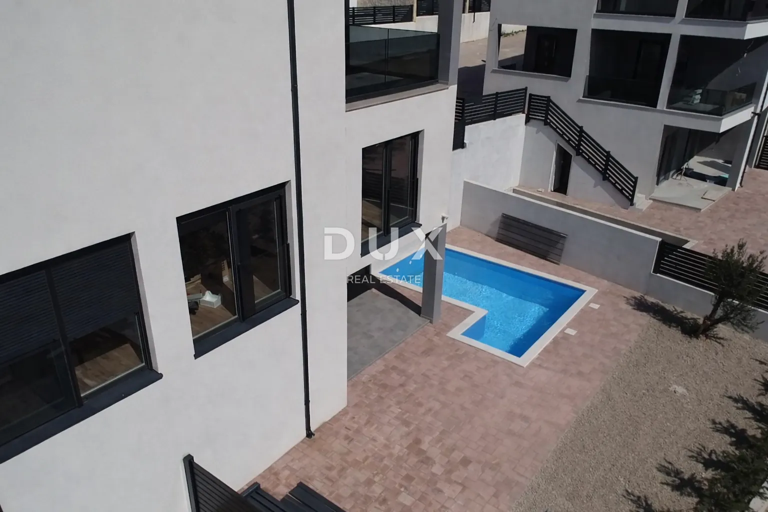 šibenik, vodice – duplex s bazenom i trajnim, otvorenim pogledom - slika 8