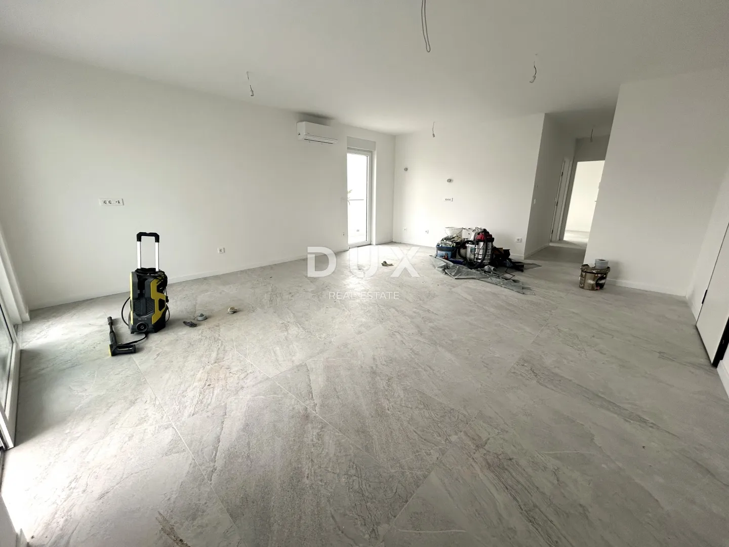 šibenik, vodice – penthouse s krovnom terasom, 120m od plaže, 2 garaže - slika 6