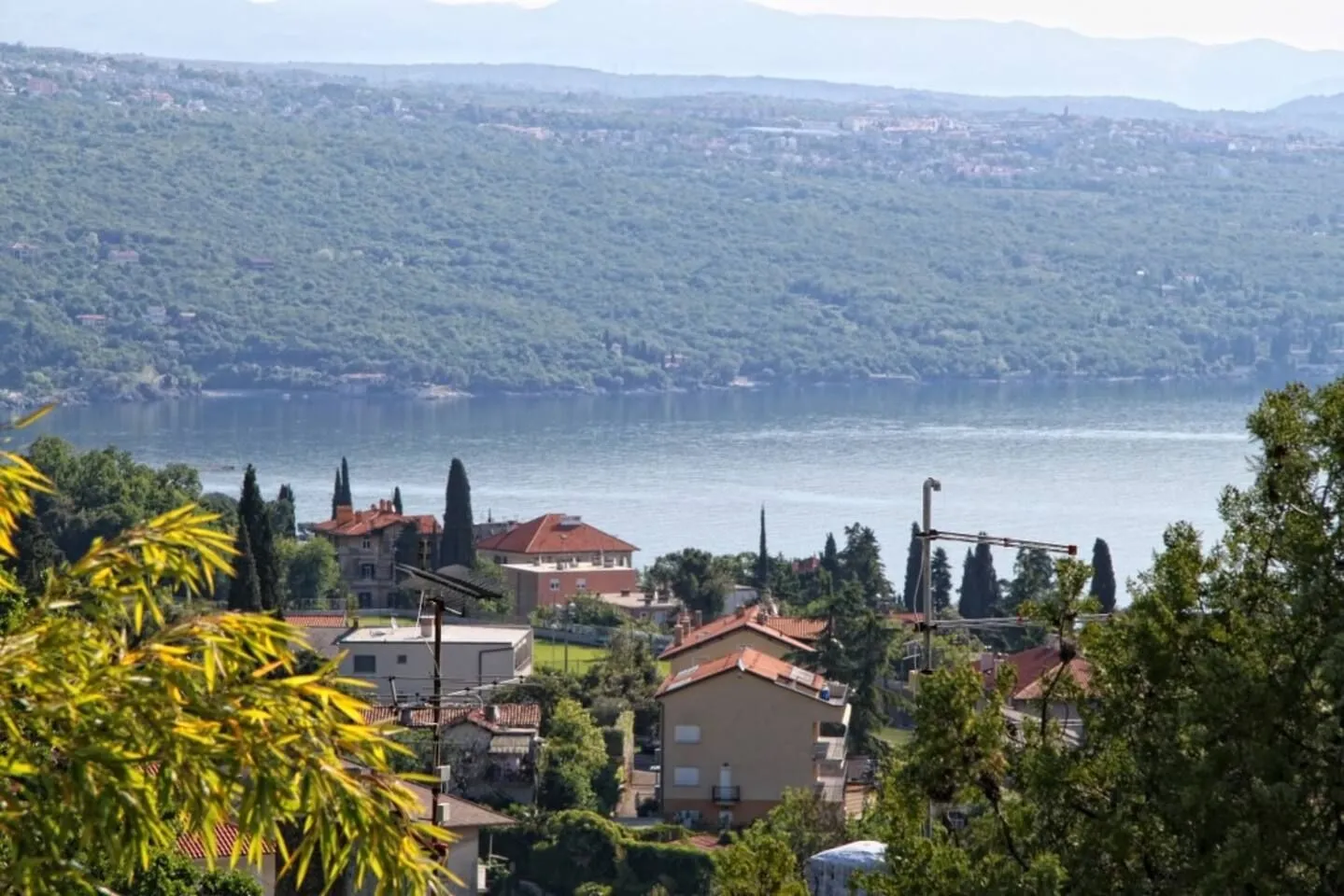 opatija - obiteljska kuća s dva apartmana za iznajmljivanje - slika 4
