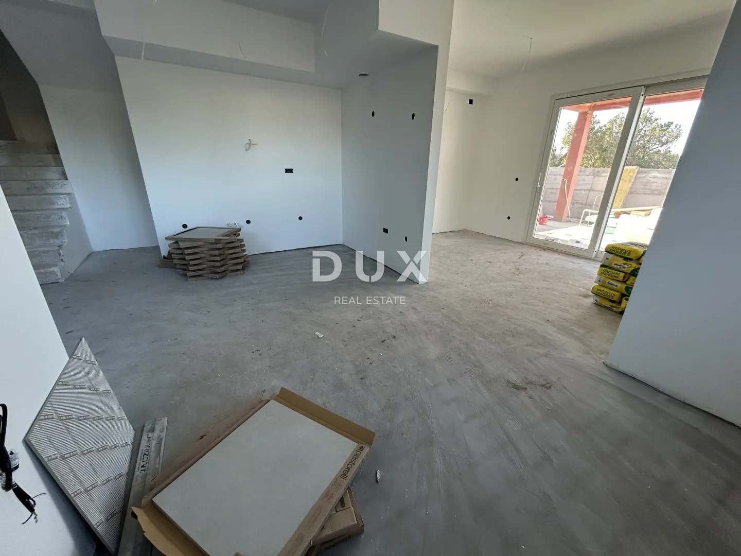 murter, jezera – novogradnja, dvoetažni apartman s bazenom - slika 9