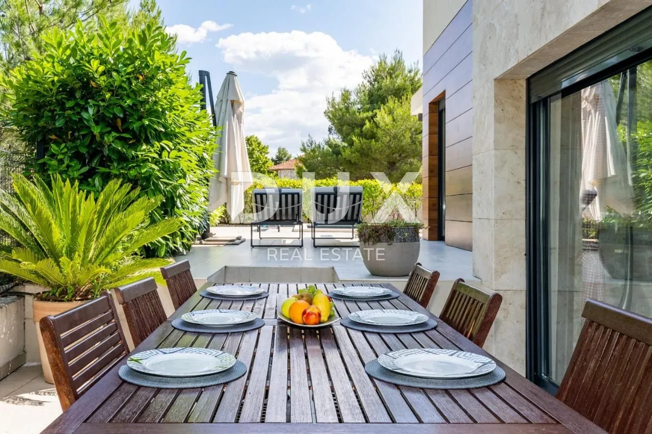 zadar, pridraga - luksuzna vila s bazenom u blizini mora - slika 14