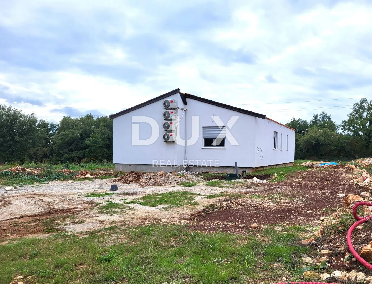 istra, tinjan - montažna prizemnica s bazenom - slika 2