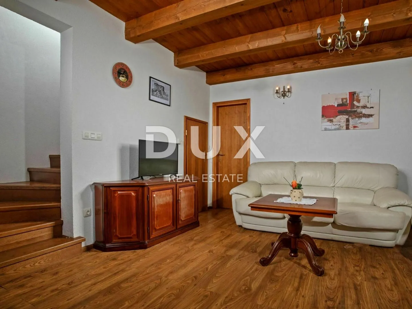 istra, tinjan - kamena autohtona vila - slika 14