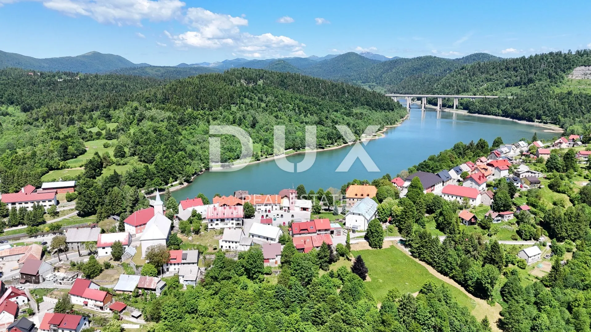 gorski kotar, fužine - samostojeća kuća s okućnicom - slika 1