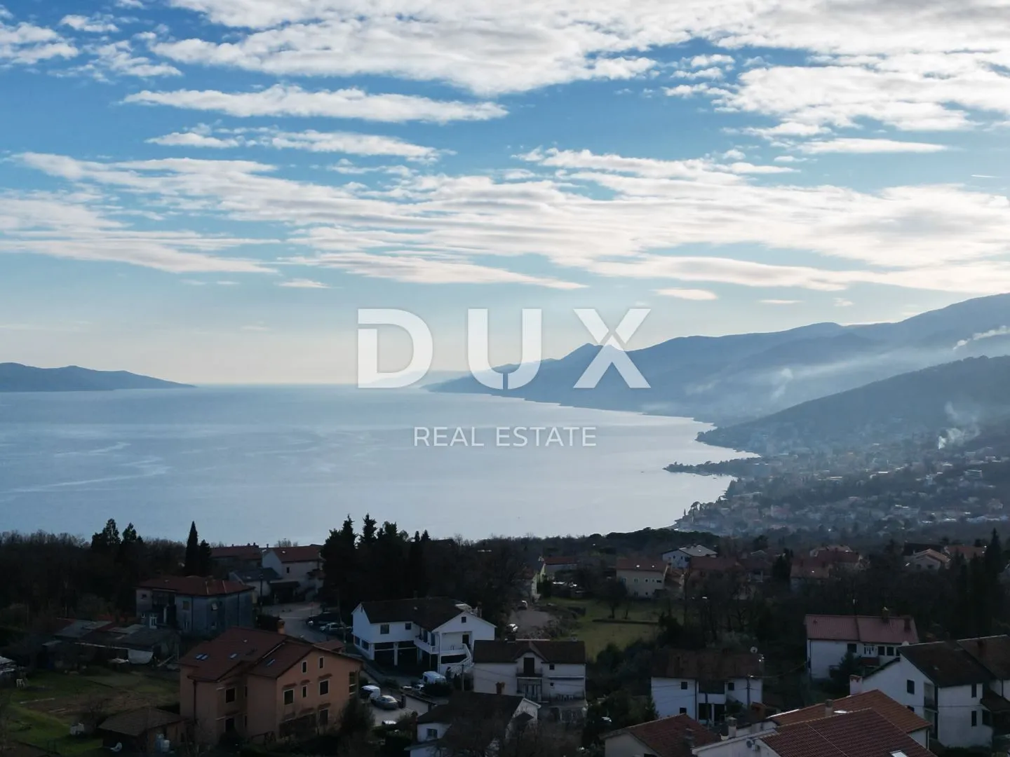 OPATIJA, MATULJI- villa s apartmanima 1000m2 s panoramskim pogledom na more + okućnica 2200m2