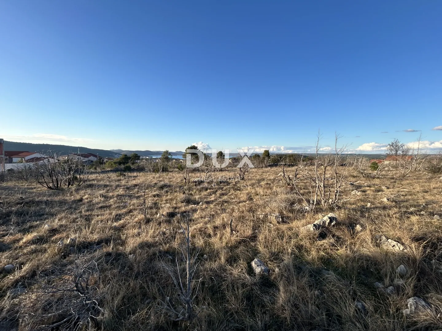 ŠIBENIK, BILICE – Građevinsko zemljište s pogledom na Prokljan, 970m2 - Stubalj, Bilice
