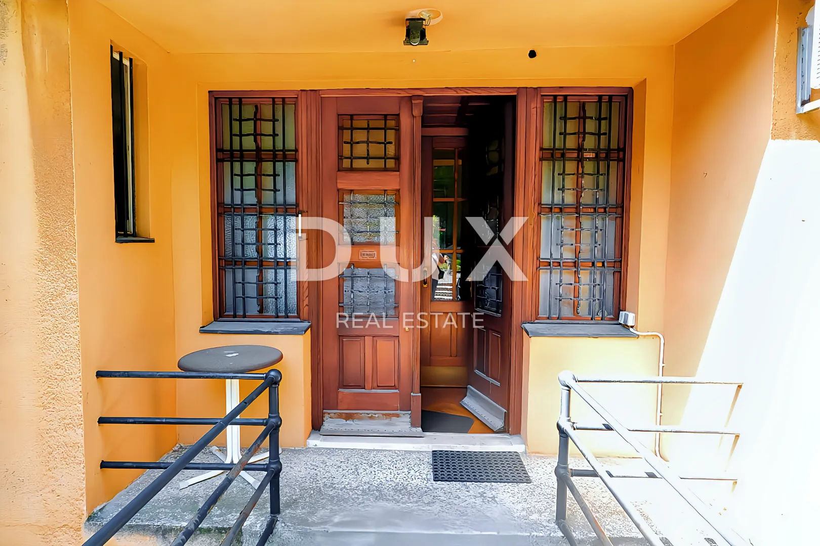 rijeka, pećine - samostojeća vila s pogledom na more - slika 8