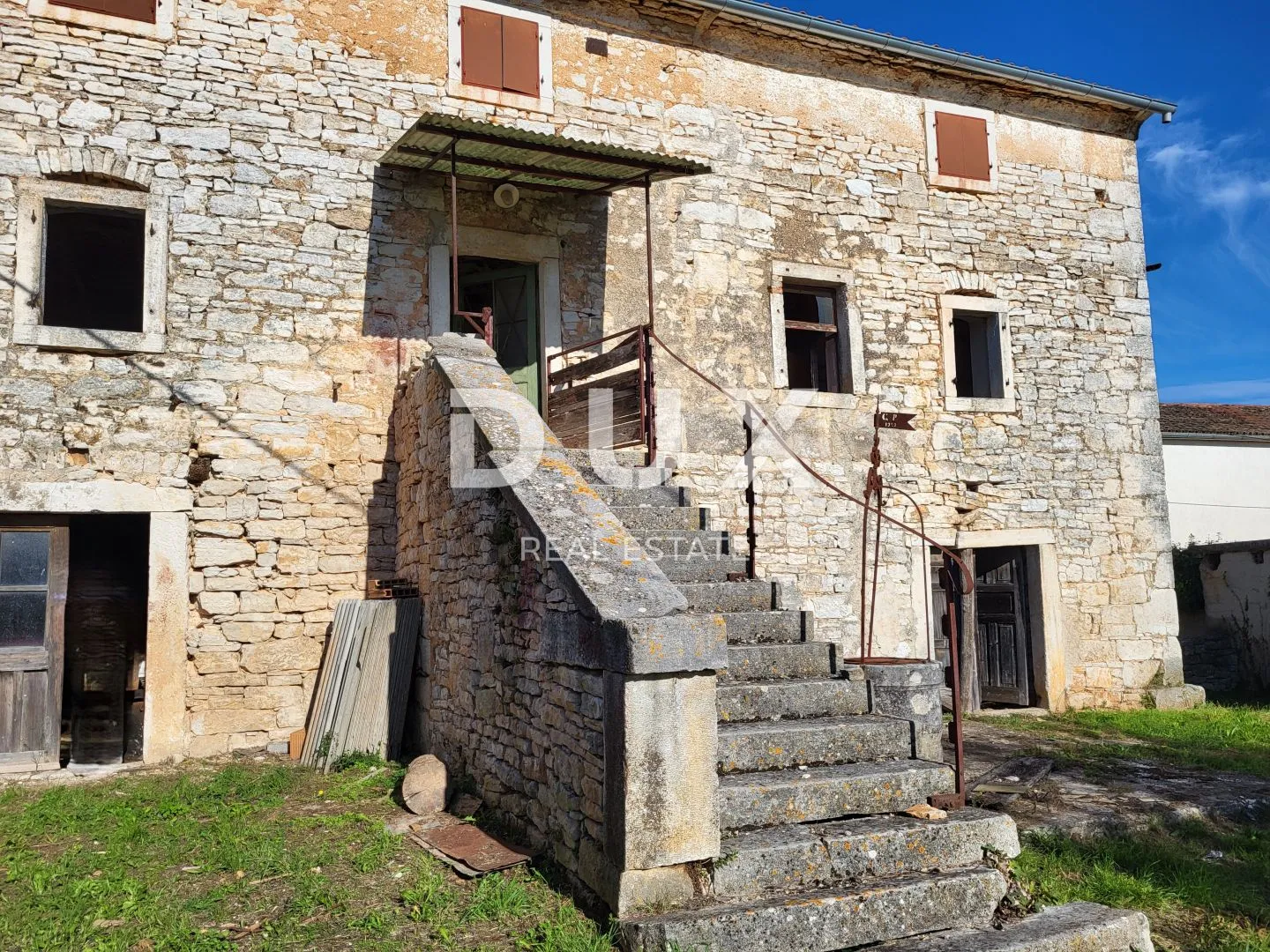 istra, svetvinčenat - dvije samostojeće kamene kuće - slika 2