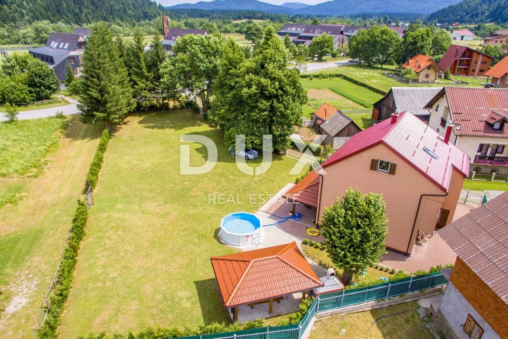 VRBOVSKO(OKOLICA) - Kuća za odmor s dva građevinska zemljišta