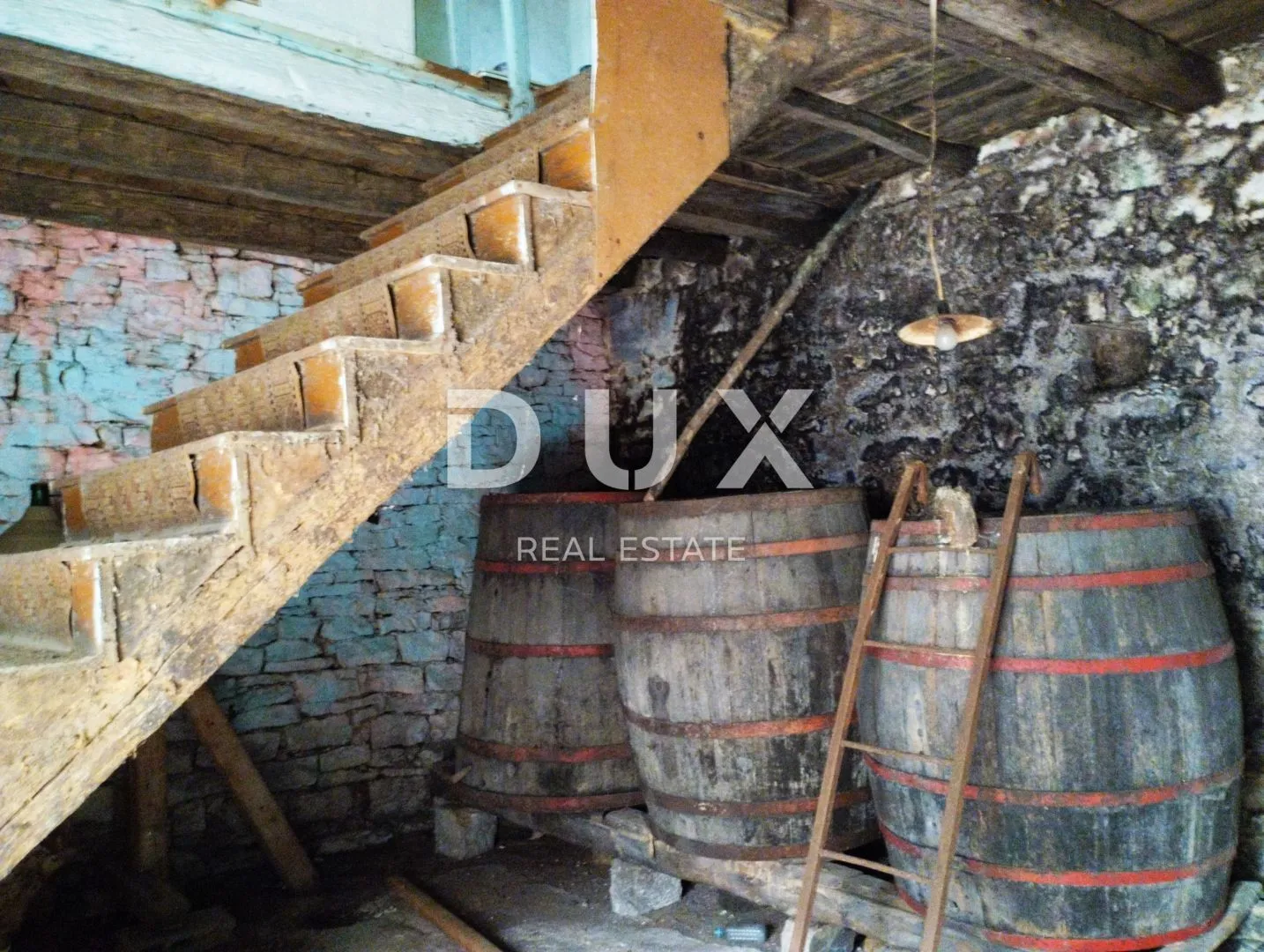 istra, višnjan - kuća za adaptaciju sa puno potencijala - slika 4