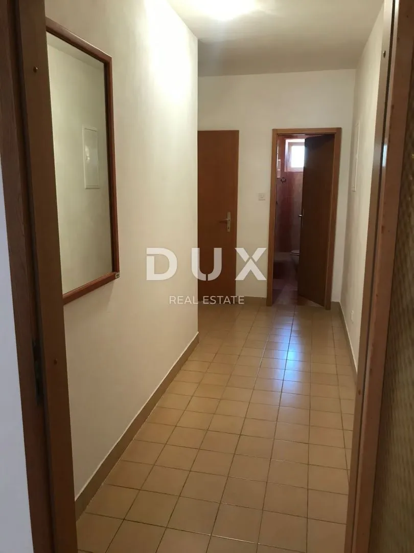 rab, lopar - kuća u centru grada - slika 17