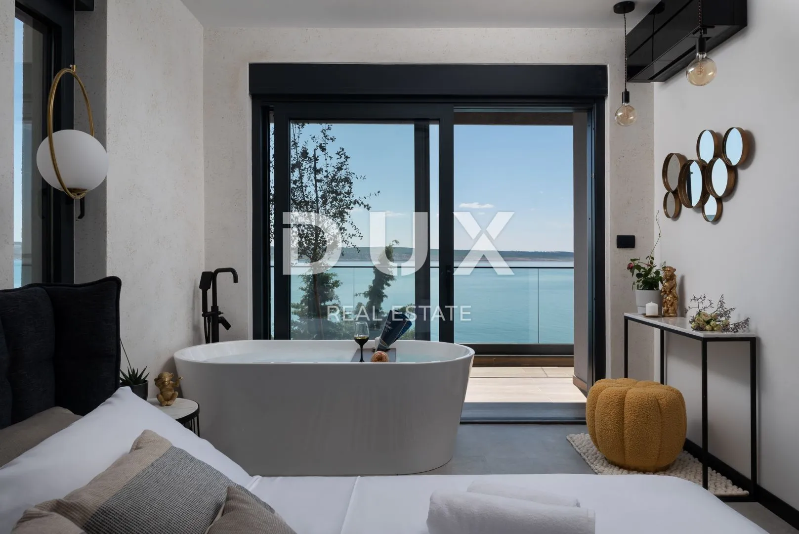 zadar, starigrad - luksuzna vila 100 m od mora - slika 30