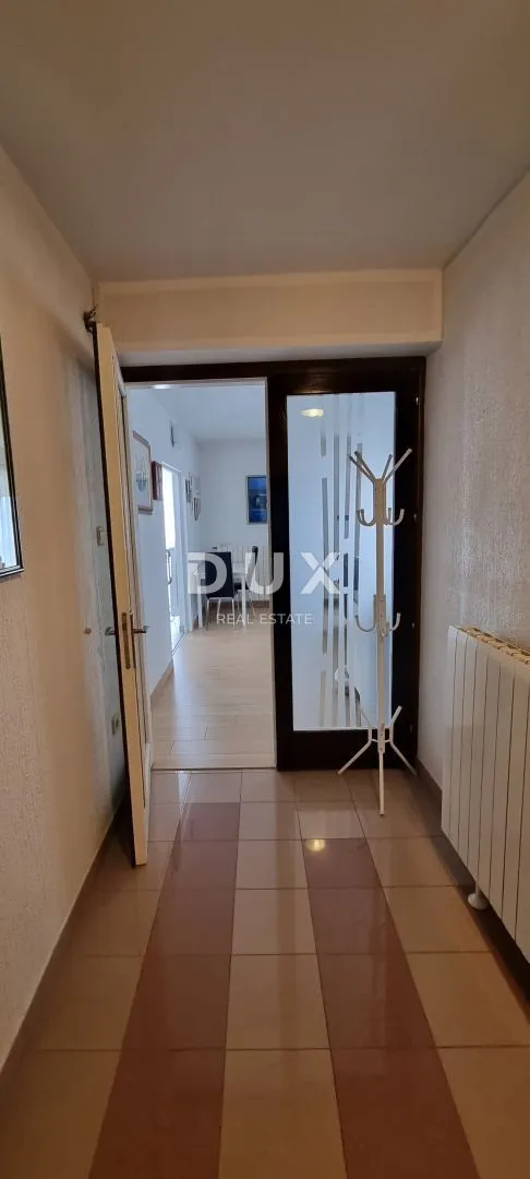novi vinodolski - 3s+db s zajedničkim bazenom i roštiljem - panoramski pogled i parking - slika 6