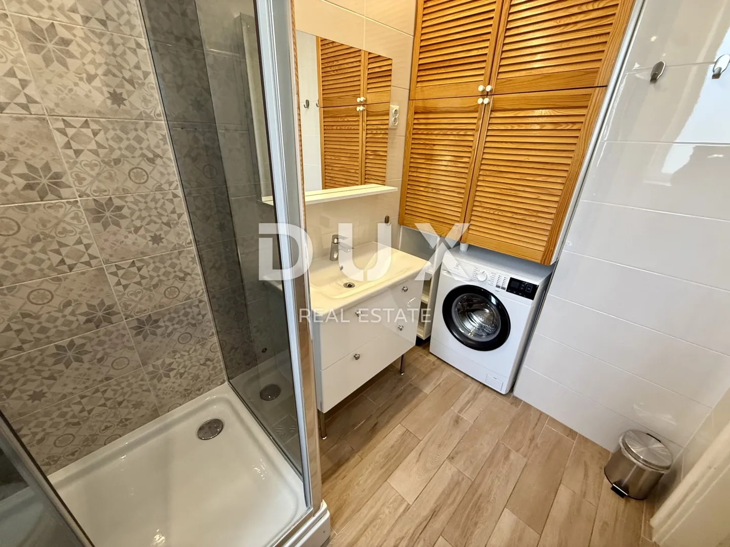 zagreb, centar - dvoetažni stan s tri apartmana i odličnim prihodima! - slika 14
