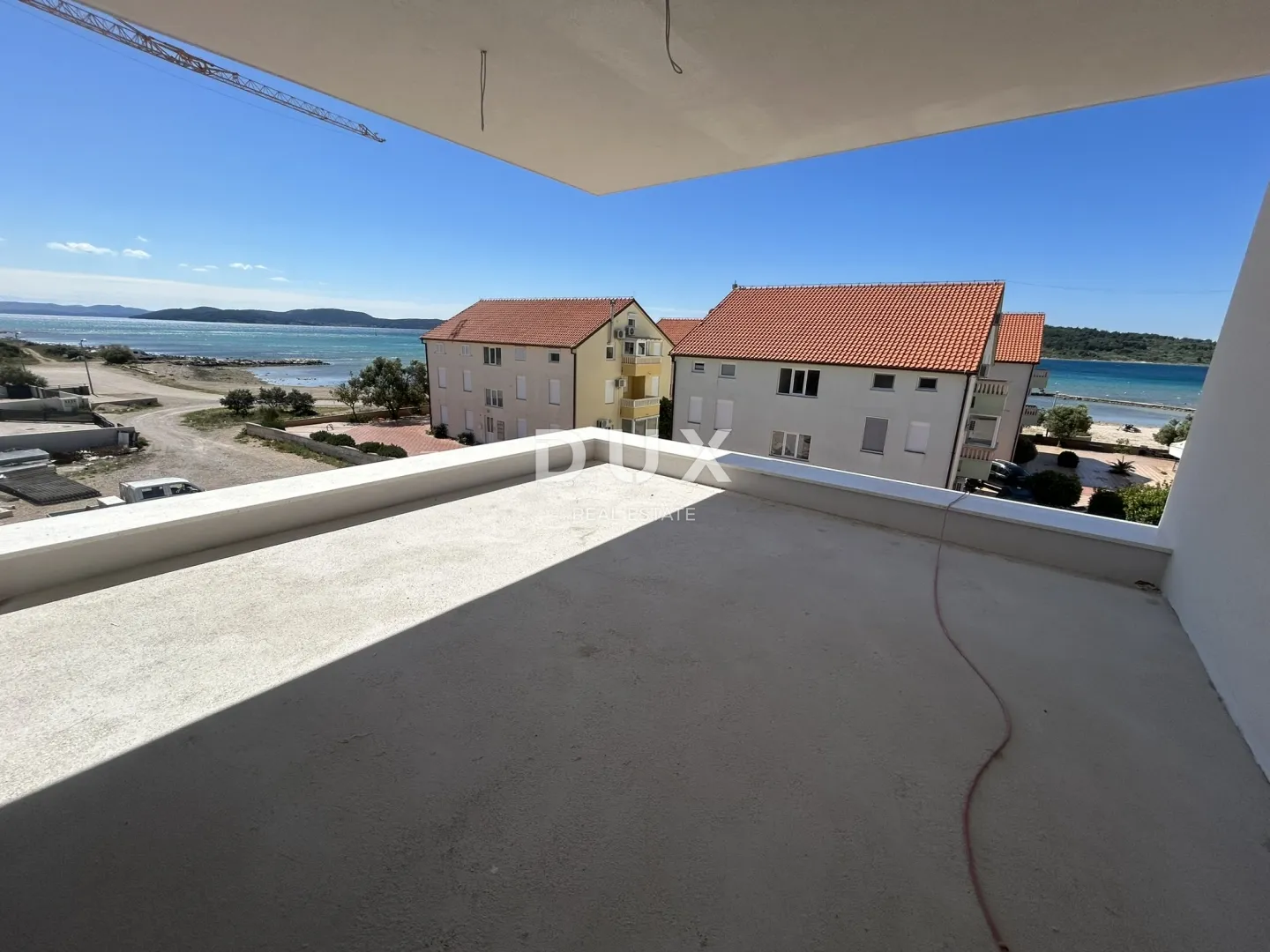 vodice, srima – penthouse s krovnom terasom, pogledom na more i liftom - slika 3