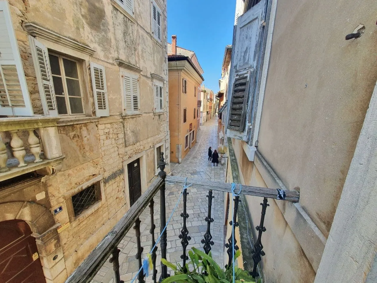 istra, poreč - prostrani stan u srcu starog grada - slika 2