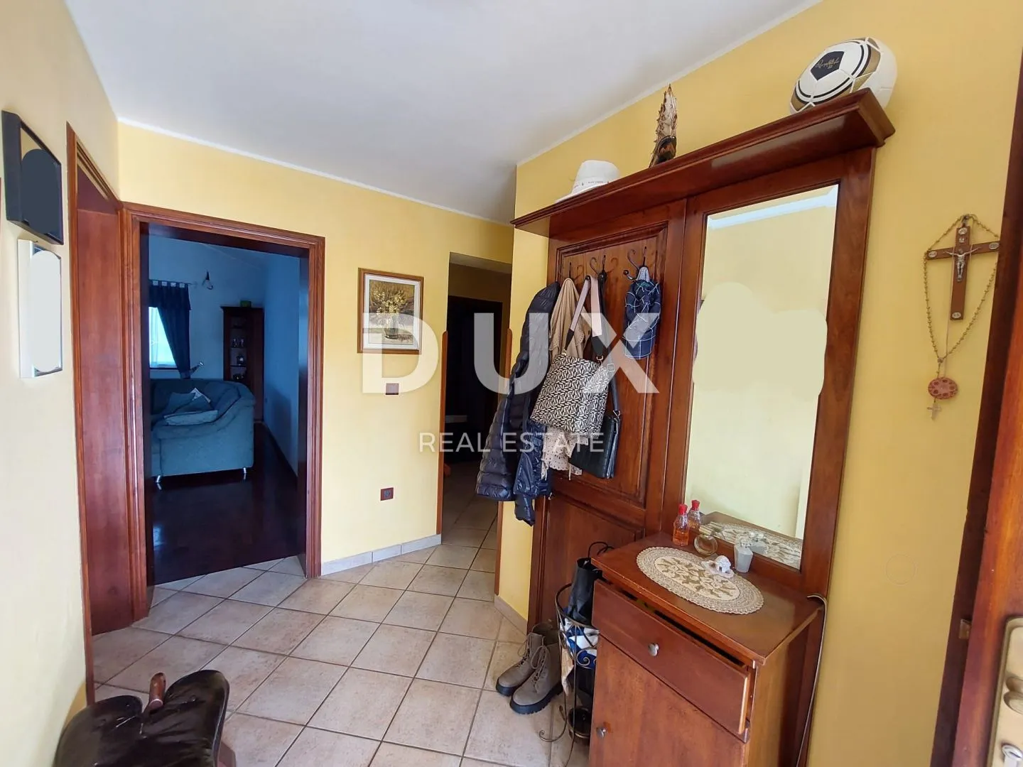 istra, umag - poslovni objekt sa stanom - slika 21