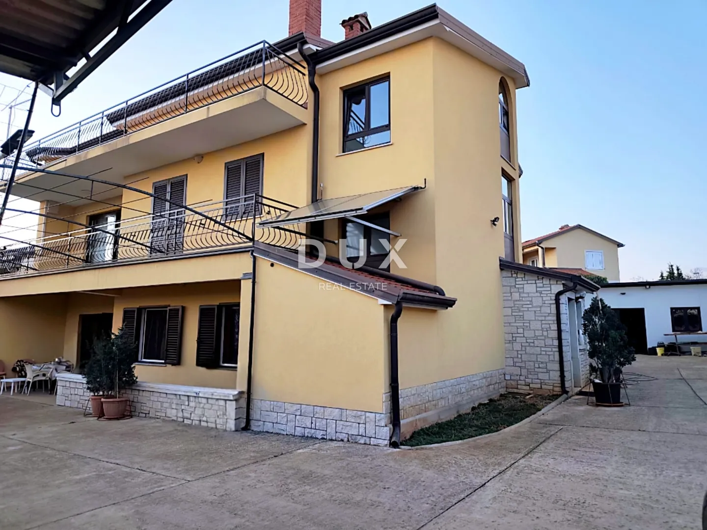 istra, poreč - apartmanska kuća s 5 stambenih jedinica - slika 1