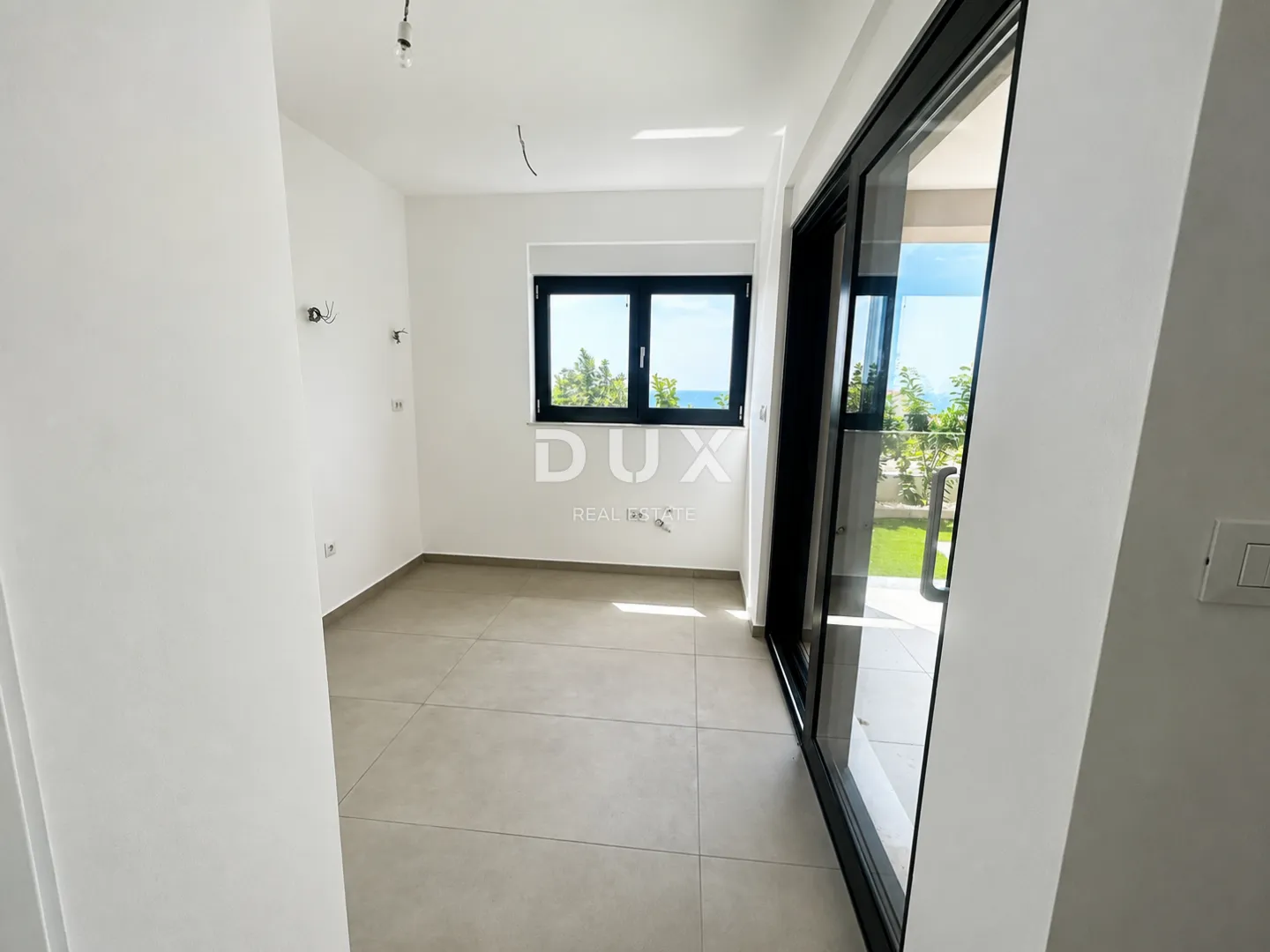 primošten, dolac – stan u prizemlju s vrtom od 64 m², 2 spavaće sobe - slika 10
