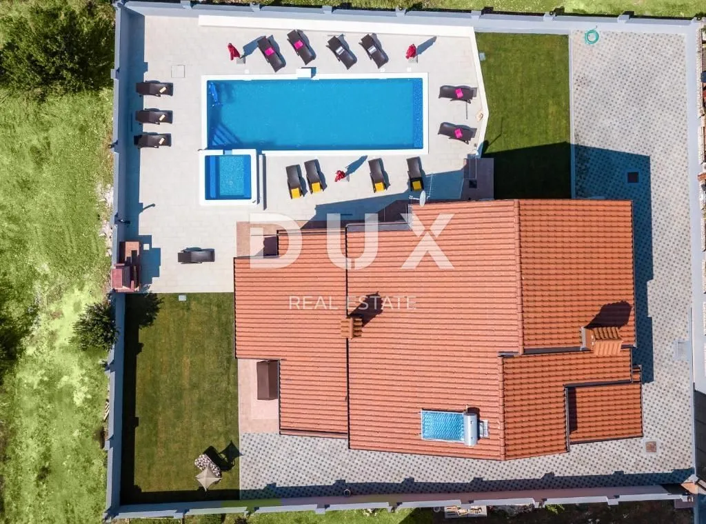 istra, pula - prostrana kuća sa dva stana - slika 28