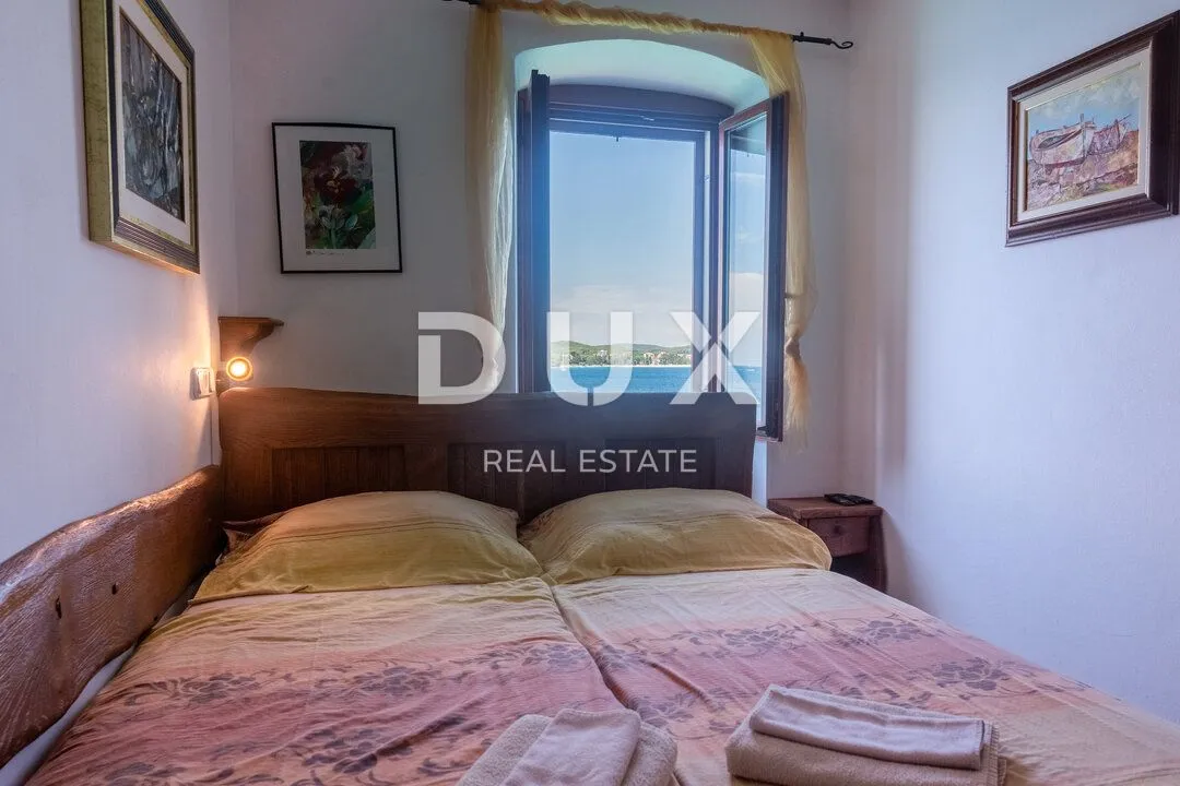 istra, rovinj - 2ss+db stan smješten prvi red do mora s privatnom plažom - slika 9
