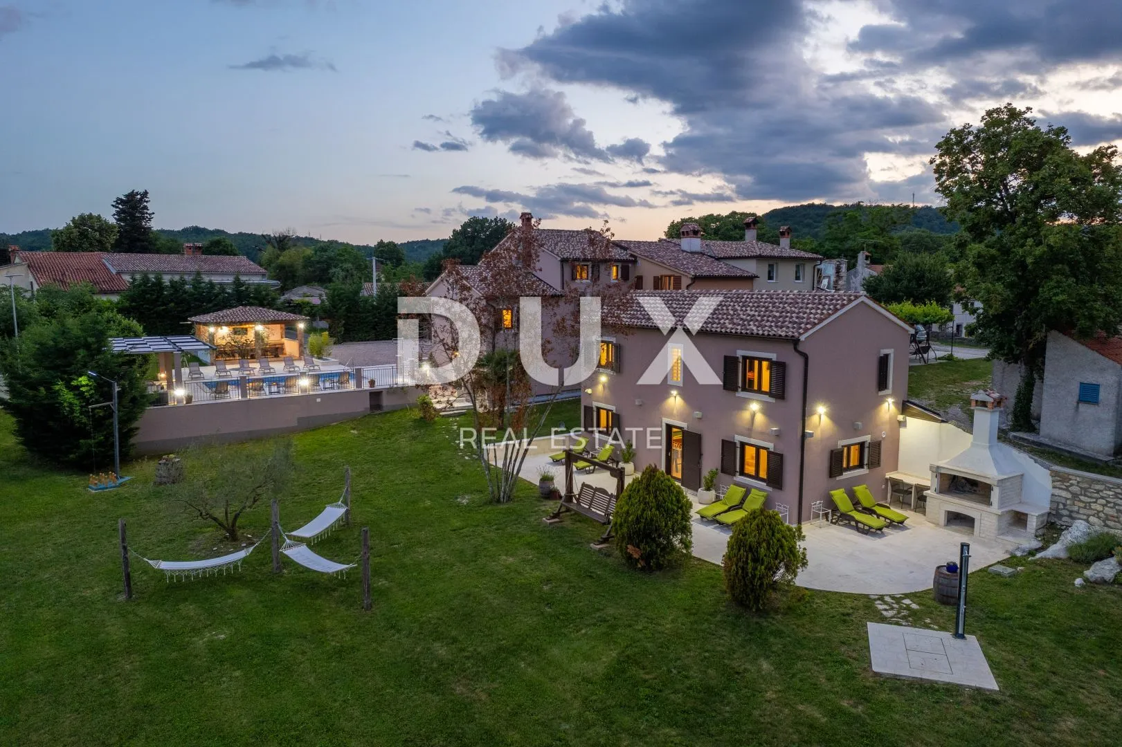 istra, pićan - romantično imanje s tri vile - slika 2