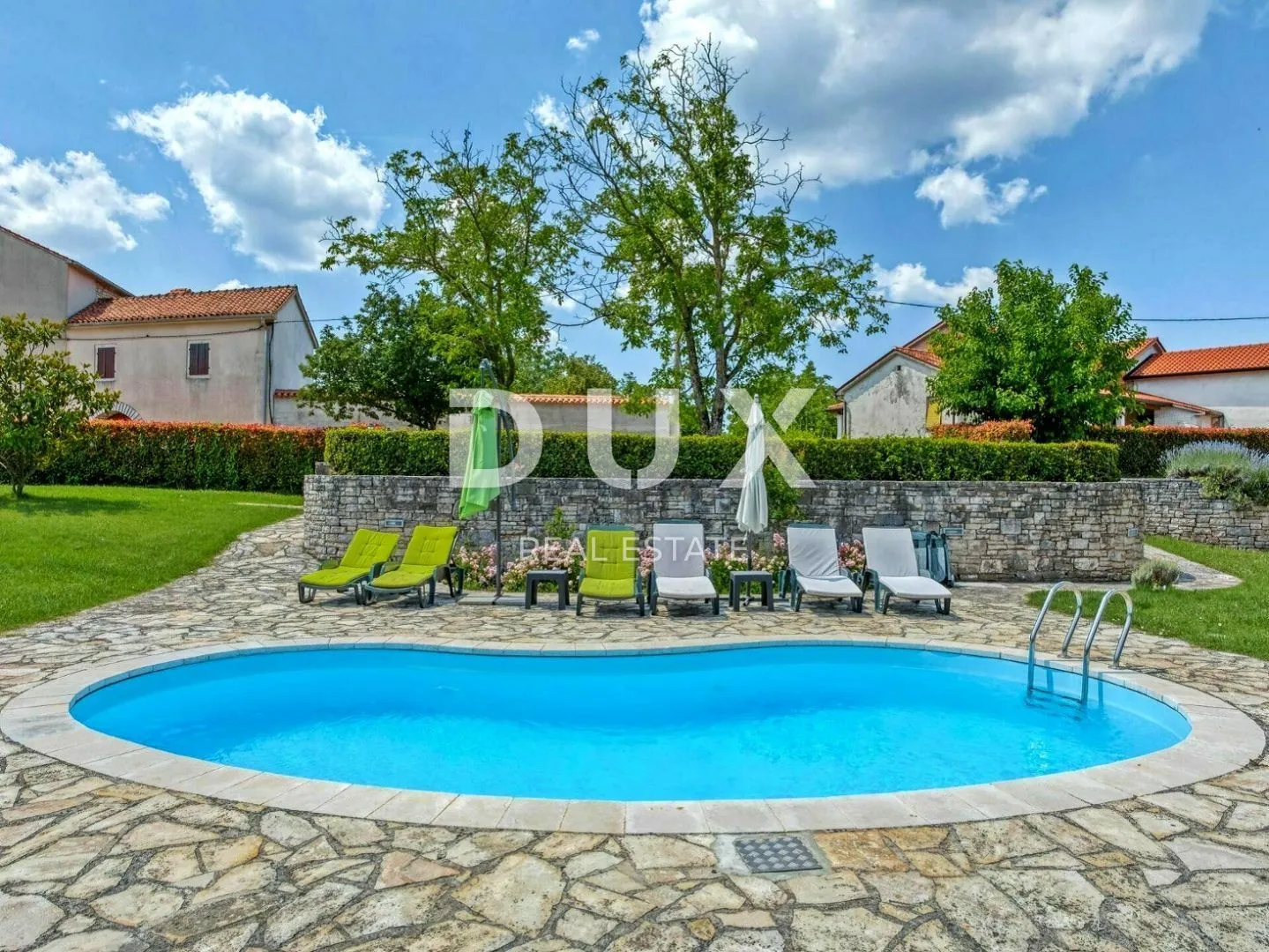 istra, tinjan - kamena autohtona vila - slika 6