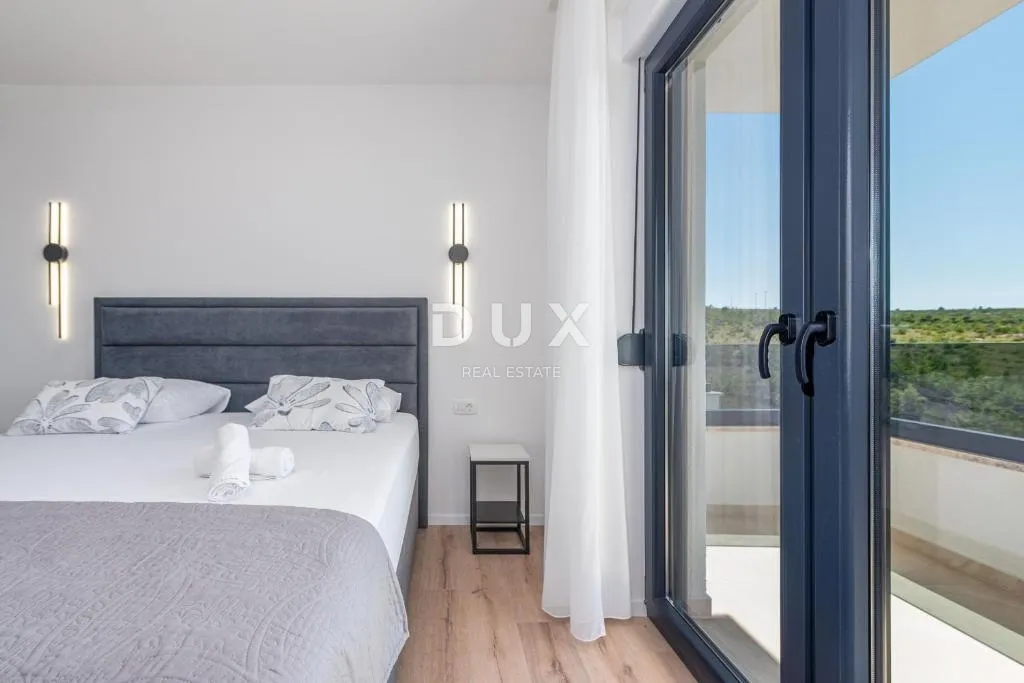 zadar, rovanjska - luksuzna vila s predivnim pogledom na more - slika 27