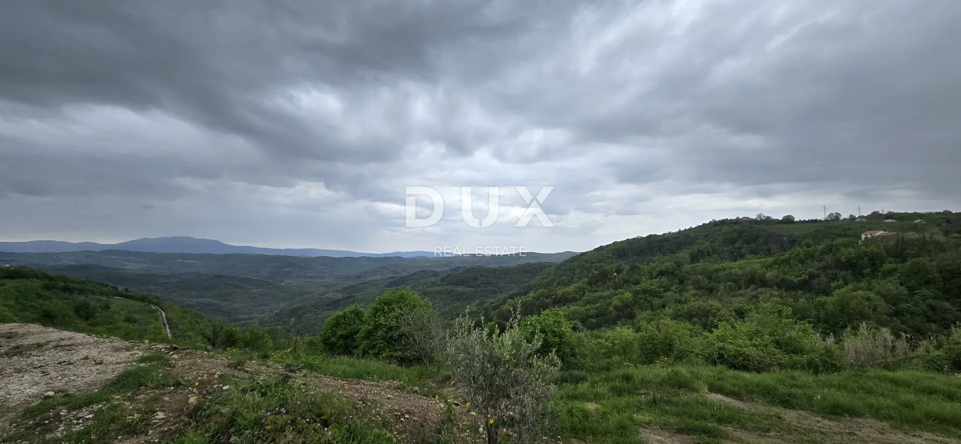 istra, motovun - kamena kuća s pogledom za adaptaciju - slika 17