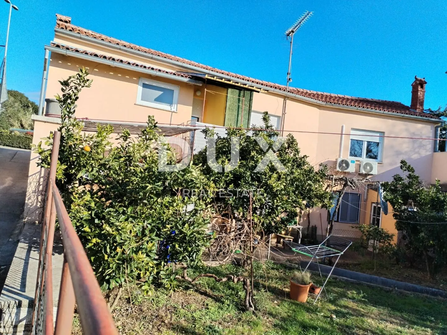 istra,pula - kuća sa dva stana 400 m od mora! - slika 5