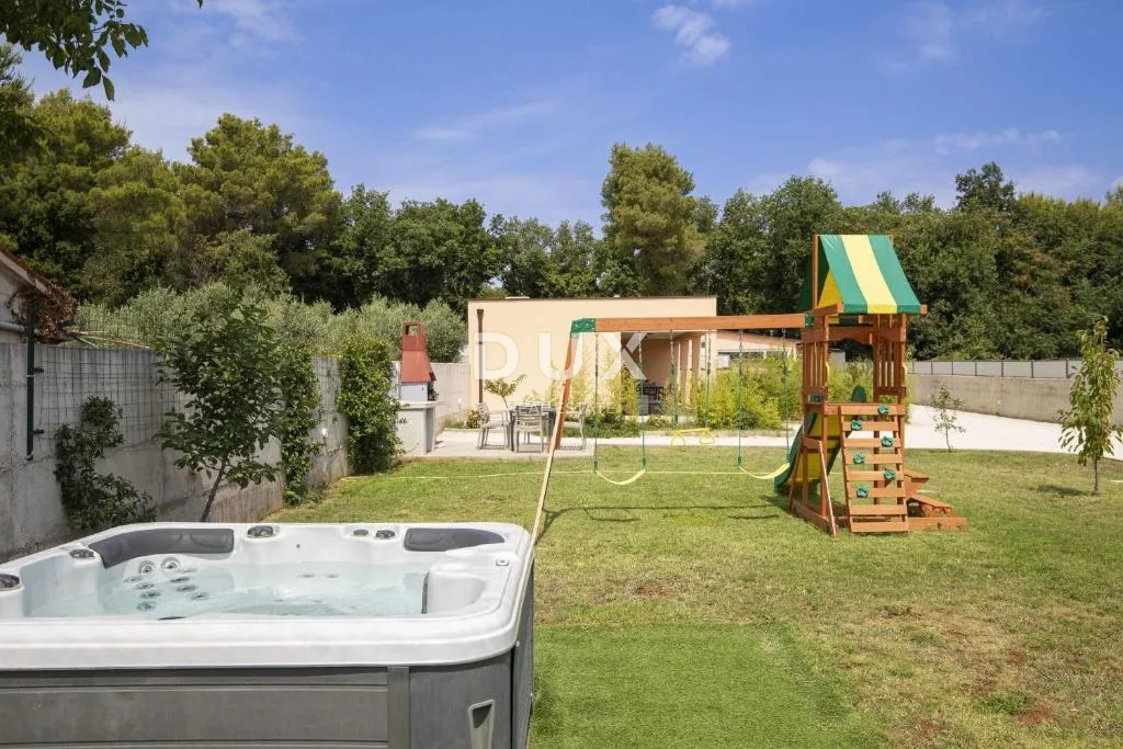istra, medulin - tri prizemnice u blizini mora za dugoročni najam! - slika 60