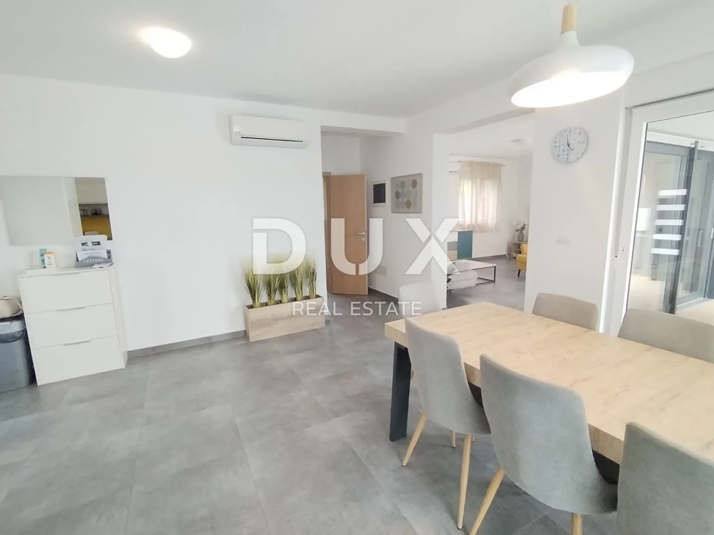istra, pula - predivna katnica sa bazenom nedaleko od pule! - slika 4