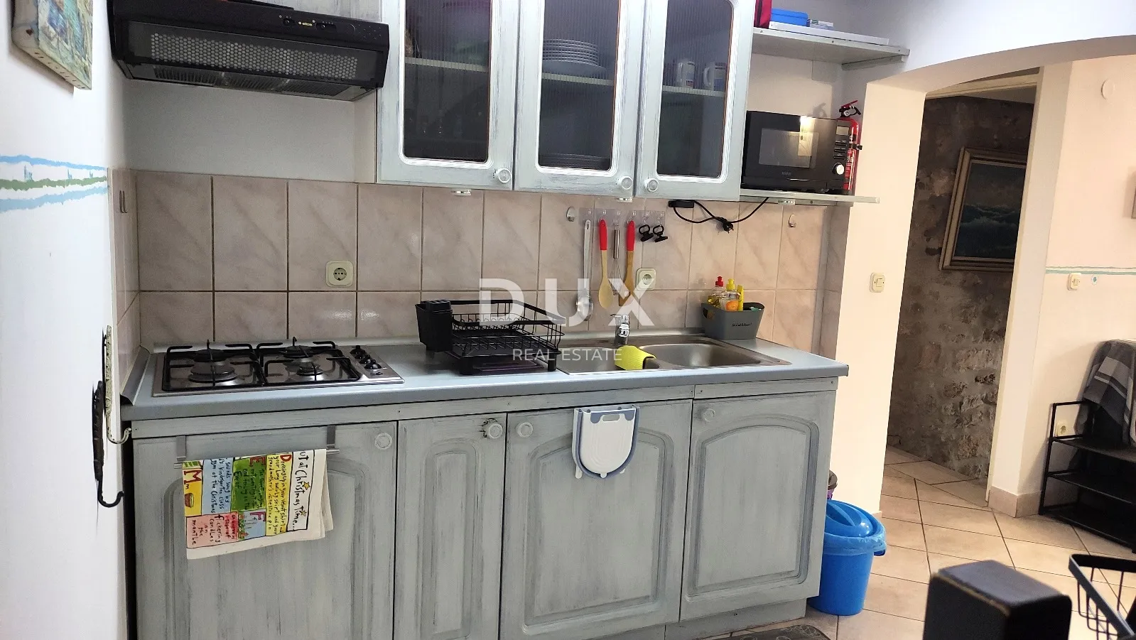 murter, betina - prilika! šarmantna kamena kuća na 3 etaže - slika 7
