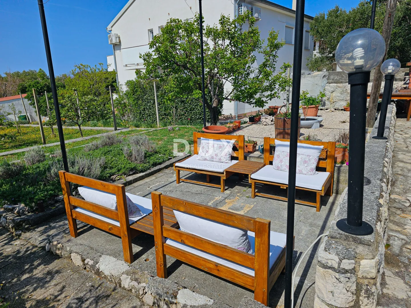 rab, barbat, kuća s apartmanima, 763 m2, drugi red do mora - slika 4