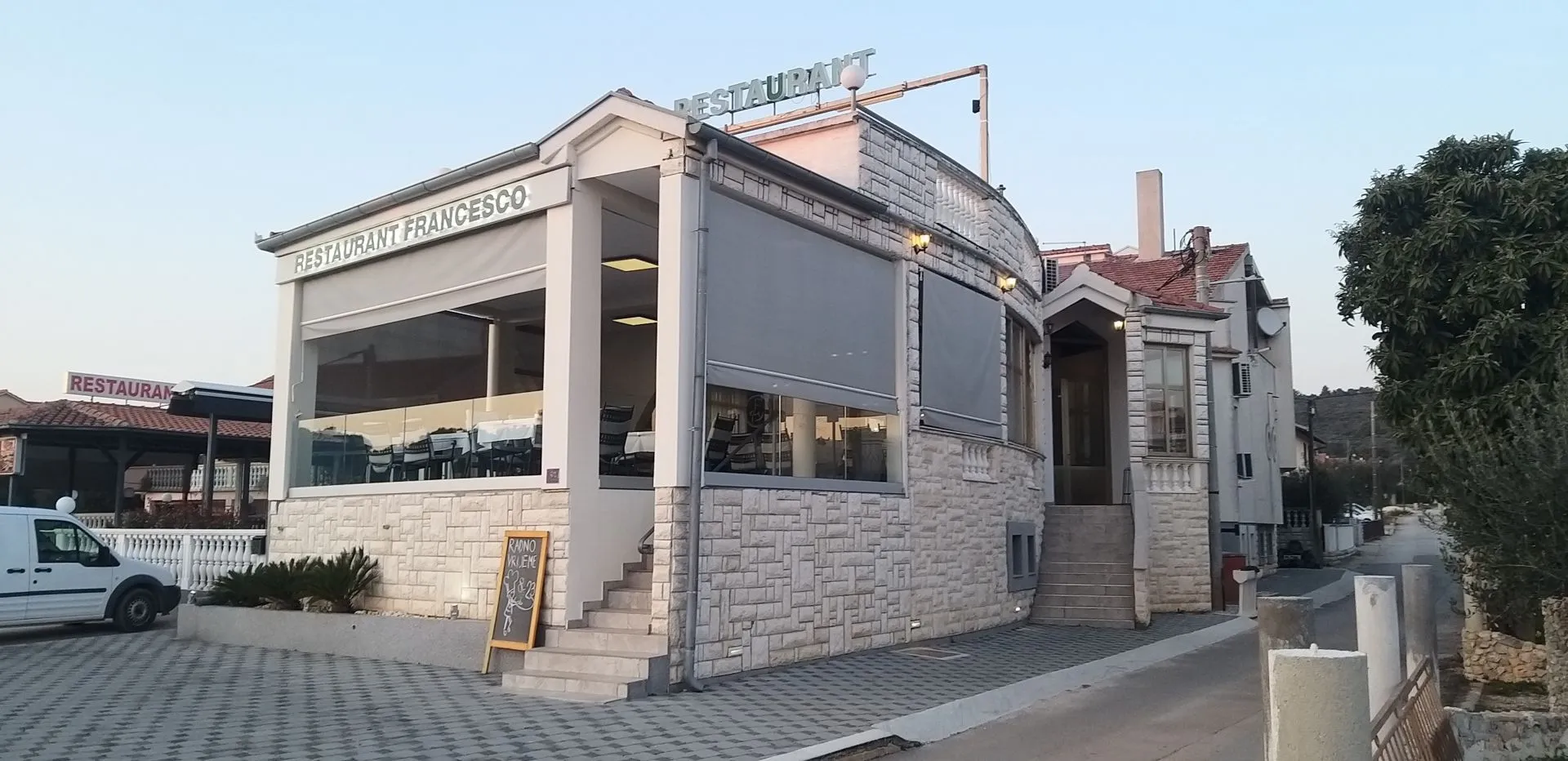 zadar, sukošan - restoran sa sobama - slika 9