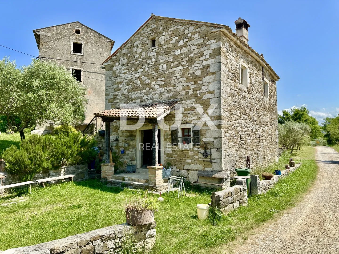 istra, buje - kuća umjetnika s panoramskim pogedom - slika 1