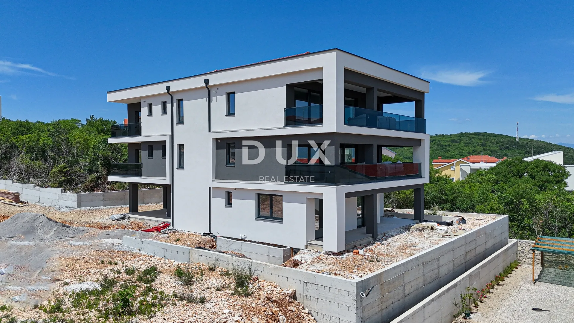 otok krk, vrbnik - luksuzni apartman s bazenom - slika 2