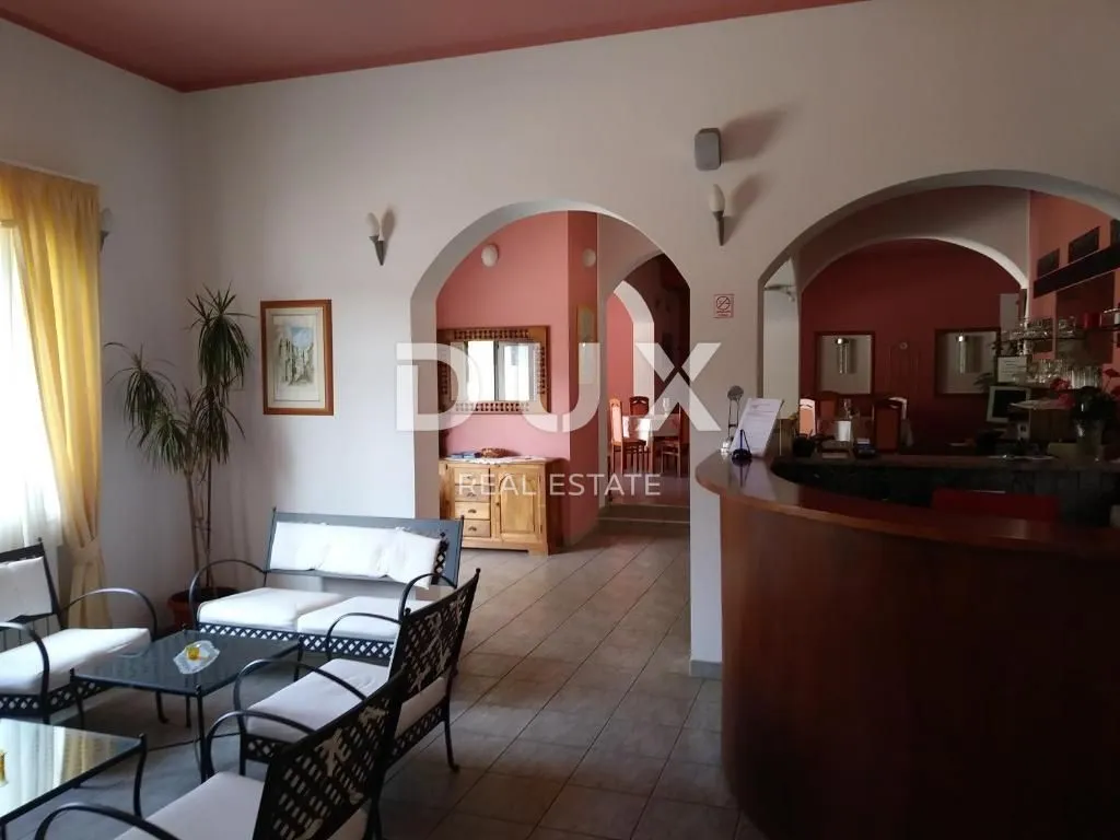 istra,poreč - hotel sa bazenom i prostranom okućnicom! - slika 20