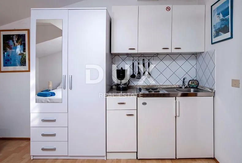 istra, poreč - apartmanska vila s bazenom - slika 12