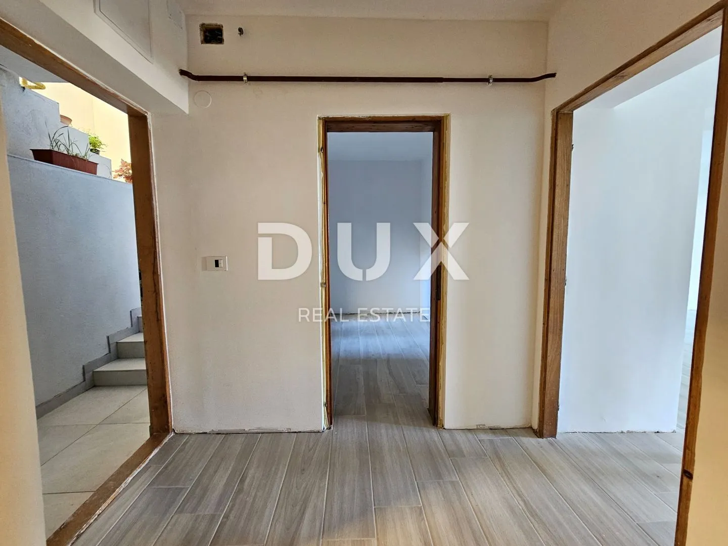 istra, pula, nova veruda - 2ss+db uređeni stan s dvorištem i pogledom na more - slika 24
