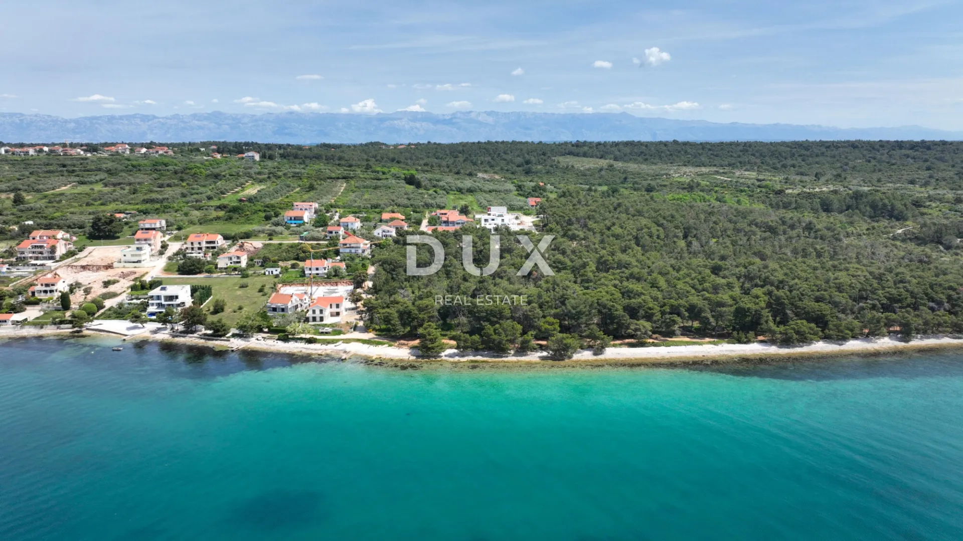 zadar, kožino, urbana vila sa 3 apartmana, 3 bazena, 9 parkinga - slika 12