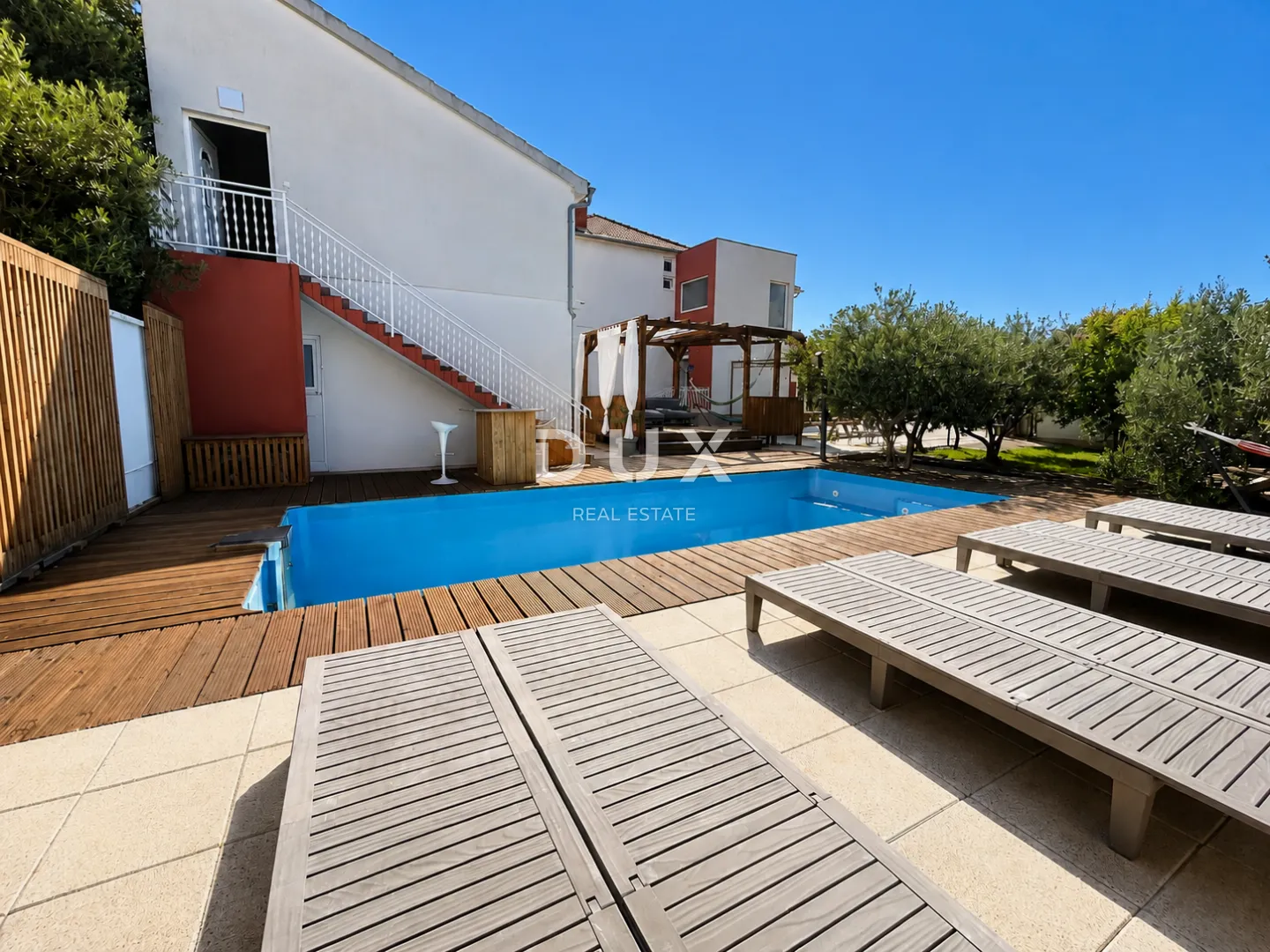 dalmacija, vodice – privatni mini resort s 4 apartmana i bazenom, 300 m od centra - slika 22
