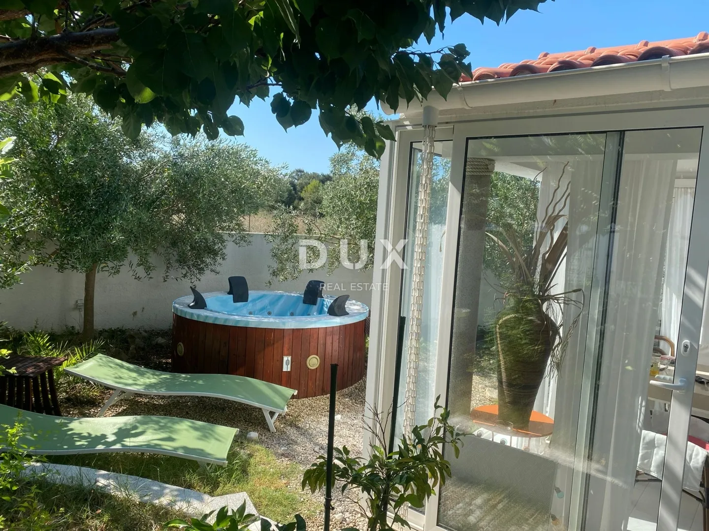 zadar, petrčane – prostran dvoetažni stan 120m² s vrtom! - slika 8